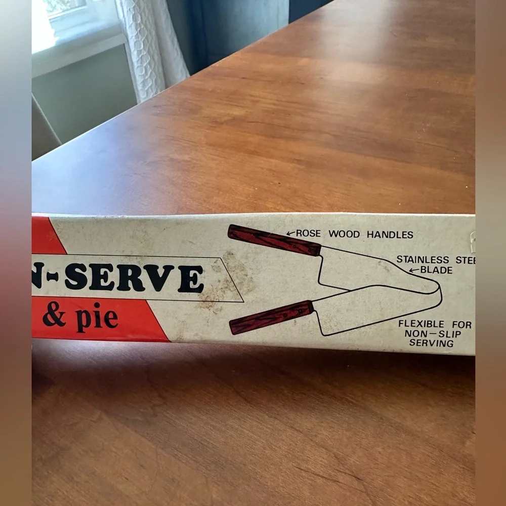 Vintage Cake And Pie Cutter